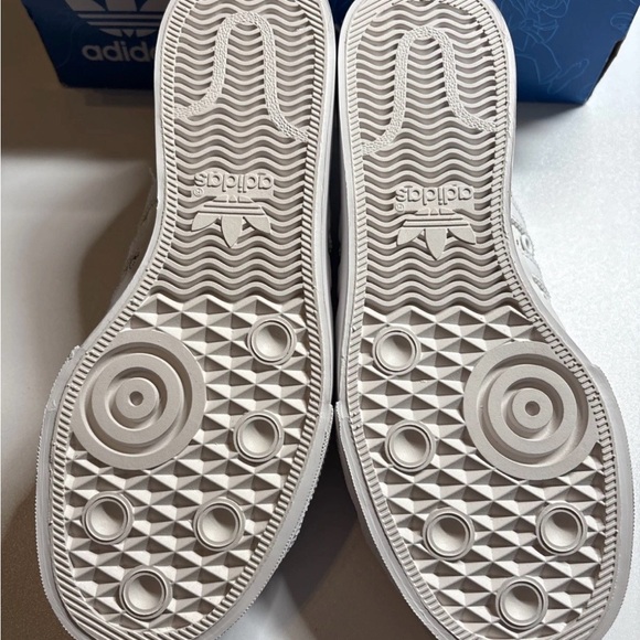 adidas womens White Disney Character Goofy canvas Sneakers - Picture 4 of 7